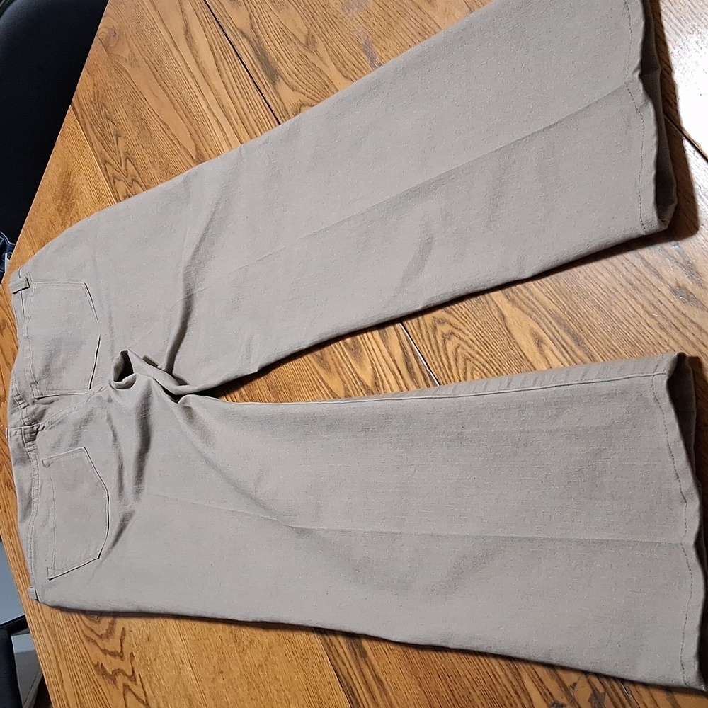NYDJ Jeans 10 Womens TAN ?? STRAIGHT ?? Preowned Used Pants - Picture 6 of 6